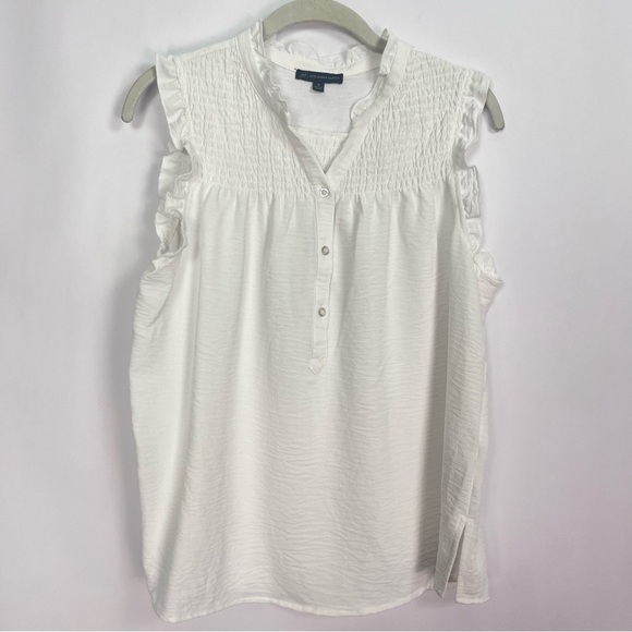 Adrianna Papell White v-neck Ruffle Blouse Button Up Sleeveless Sz Medium - Picture 1 of 6